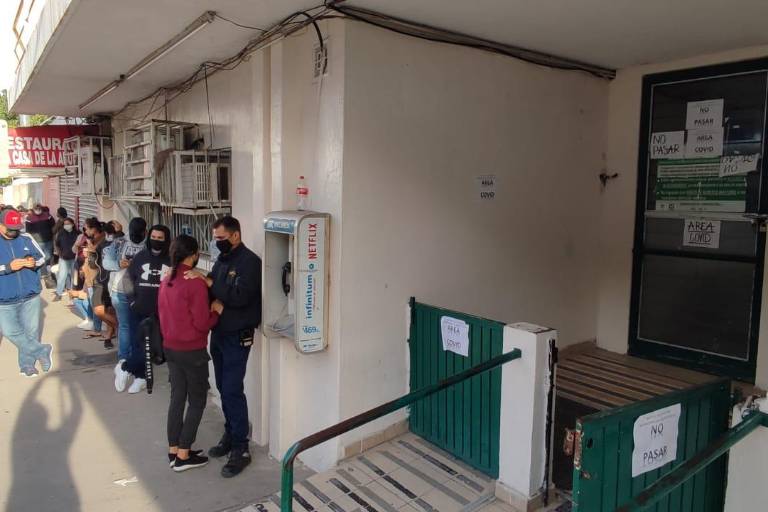 Acuden a hacerse prueba de Covid en Mazatlán para confirmar o descartar si se contagiaron en sus centros de trabajo