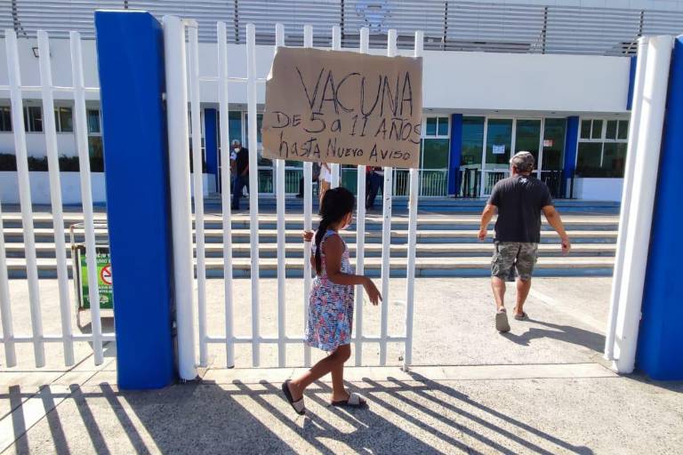 En Mazatlán menores van por la vacuna contra el Covid, pero se regresan sin ser vacunados porque se agotaron las dosis
