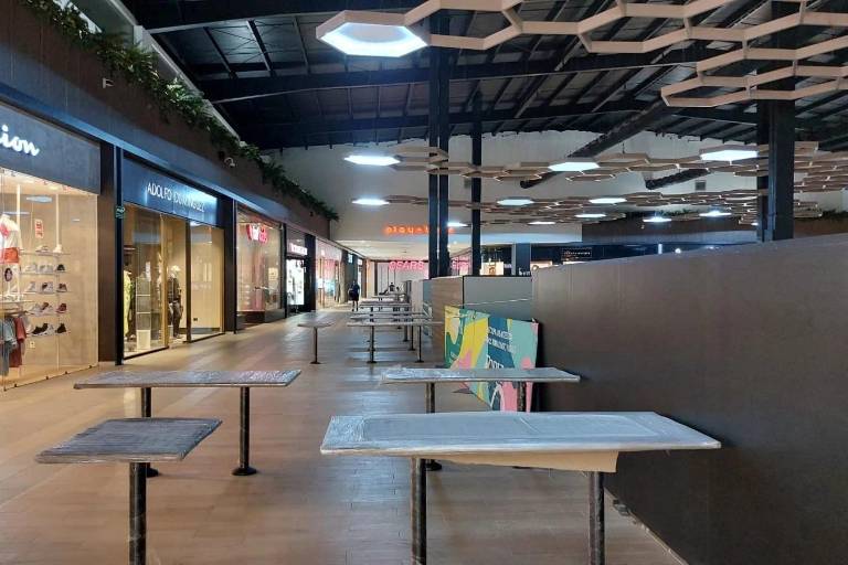 Siguen críticas contra nueva área de comida en Plaza Fórum, en Culiacán