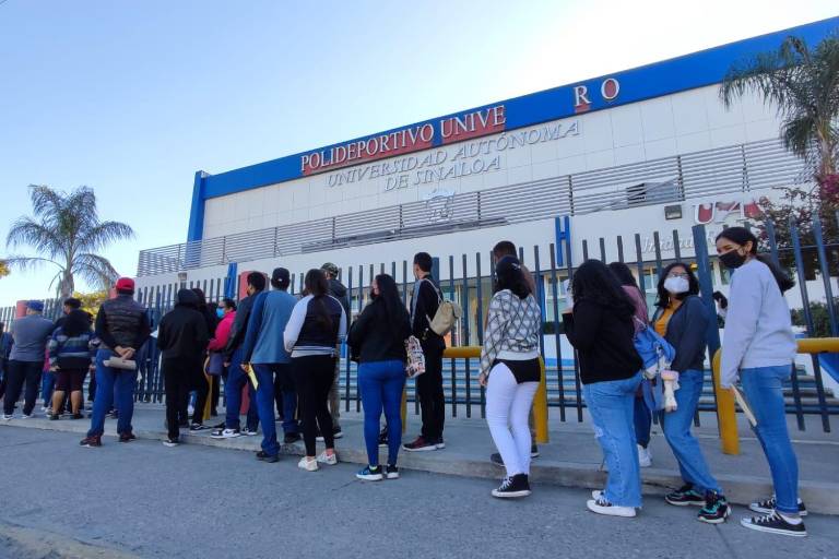 Aunque los casos de Covid van a la baja, la pandemia aún es peligrosa, dice Cuén; Mazatlán, con más hospitalizados