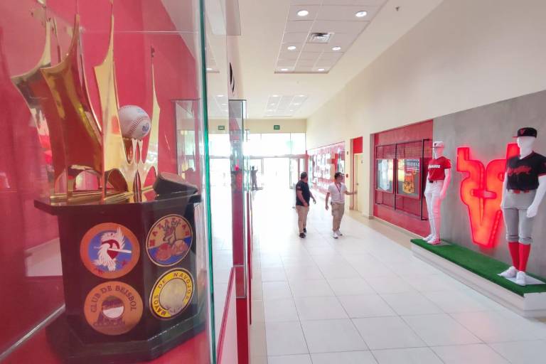 Inaugura Venados el Paseo de la Fama, en Plaza Acaya
