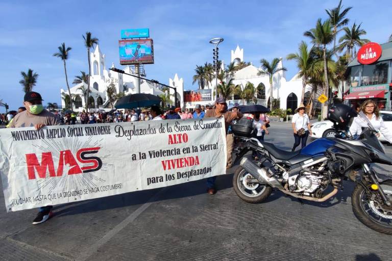 Las personas desplazadas por la violencia soy muy atendidas por el gobierno, asegura Rocha Moya