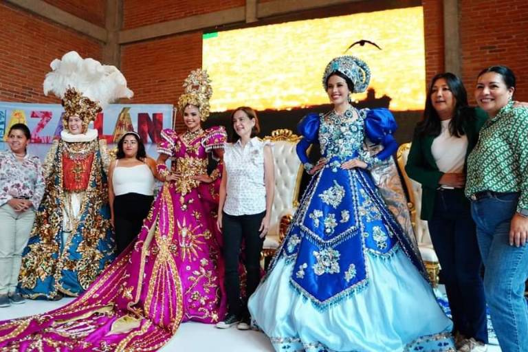 Los reyes del Carnaval invitan a habitantes del Bajío Mexicano a vacacionar en Mazatlán