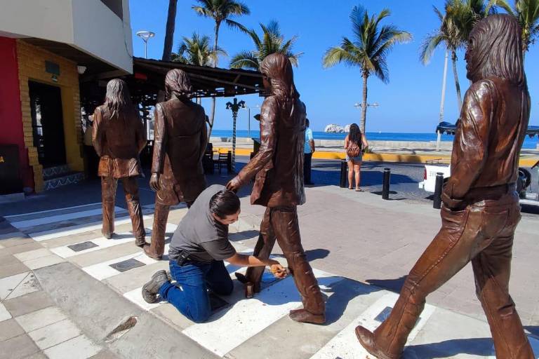 En Mazatlán ‘maquillan’ a los Beatles