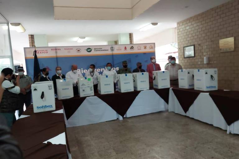 Sinaloa recibe 35 mil vacunas contra el Covid-19 para adultos mayores; 17 mil 550 son para Salvador Alvarado y Navolato