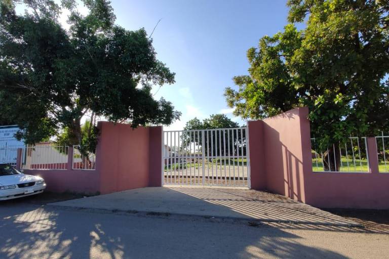Cierran primaria en El Zapote, en Mazatlán, por falta de servicio de aire acondicionado o abanicos