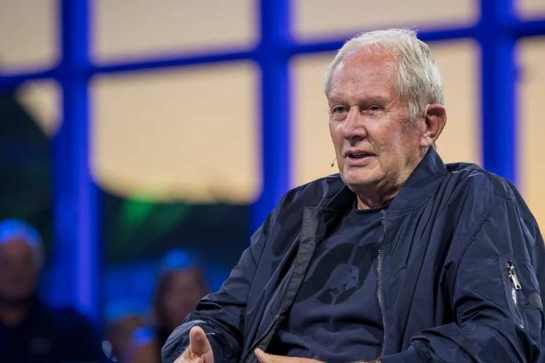 Helmut Marko se disculpa por comentario sobre Checo Pérez