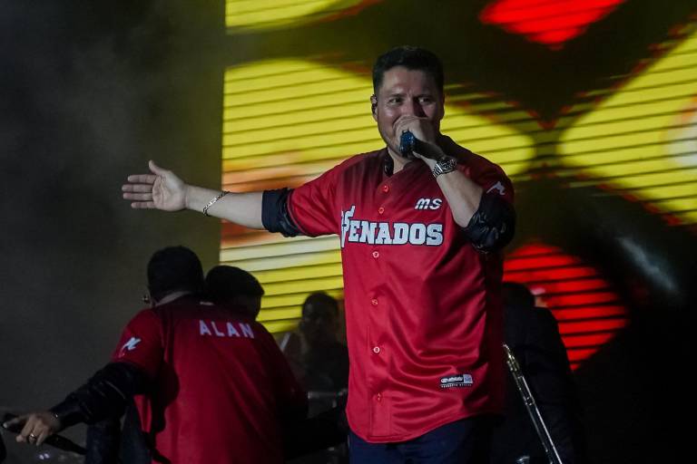 El jersey oficial de Venados de Mazatlán es revelado por Banda MS durante concierto en el Teodoro Mariscal