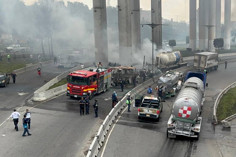 Explosión de pipa de gas deja 3 muertos y 70 heridos en la CDMX