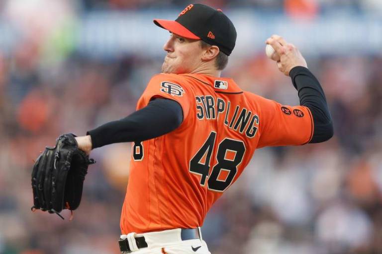 Oakland firma a Alex Wood y adquiere a Ross Stripling desde los Gigantes