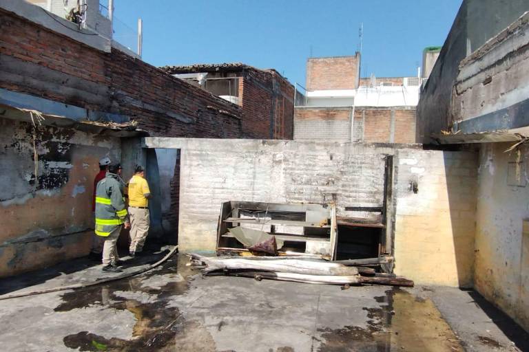 Quema de basura genera conato de incendio en el Centro de Escuinapa