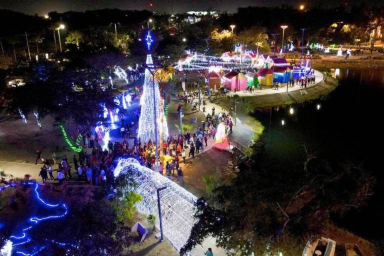 Inaugurarán este lunes la Villa Navideña en el Parque Central de Mazatlán