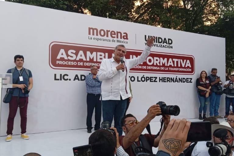 Presume Adán Augusto logros de AMLO en asamblea informativa en Culiacán