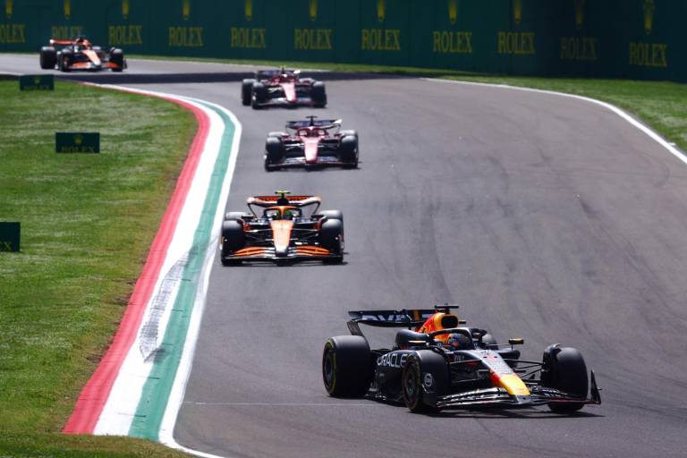 Verstappen aguanta a Norris y gana GP Emilia Romagna; Checo es octavo