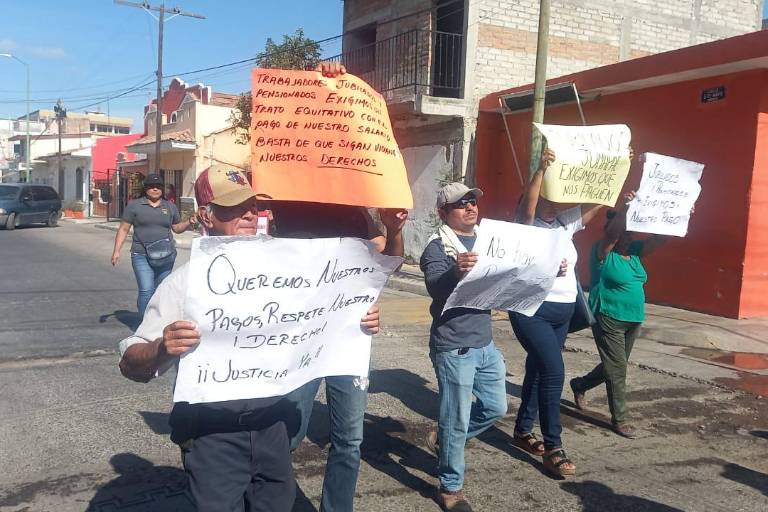 Se suman trabajadores a marcha por el 1 de mayo en Escuinapa