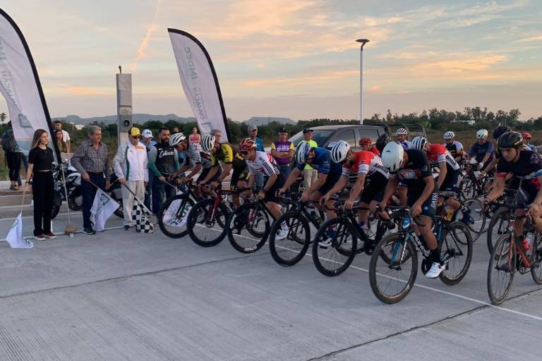 Borja y Navarro ganan etapa de circuito de la Clásica Ciclista Don Héctor Avendaño
