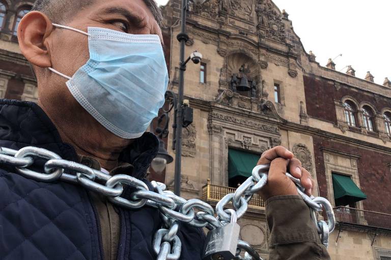 Denuncias de cacicazgo en la UAS llegan a las afueras de Palacio Nacional