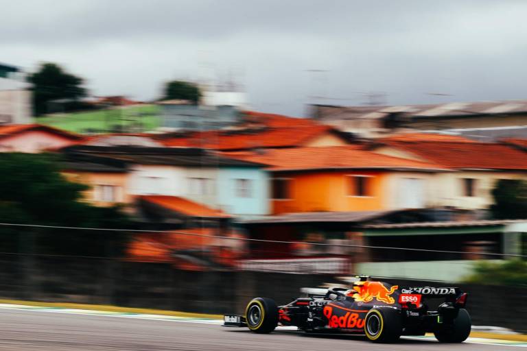 Checo Pérez saldrá en cuarto para el srpint del Gran Premio de Brasil