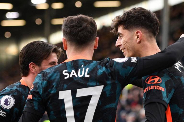 Chelsea necesitó de unos minutos para despertar y golear al Burnley