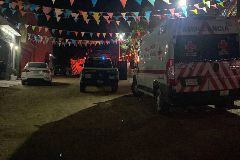 Jóvenes suben al Cerro de la Virgen, en Culiacán, y no pueden regresar; joven resulta lesionada de una pierna