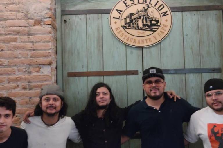 Viven grata velada con música de los 80 y comida regional