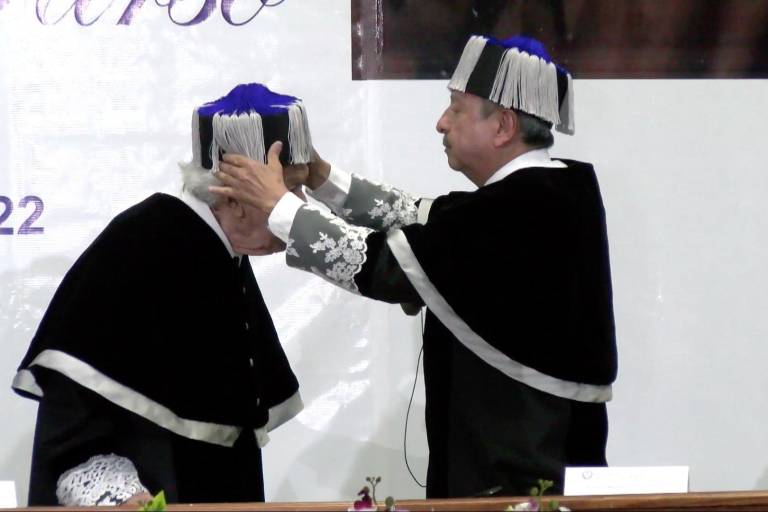 Recibe Ignacio López Tarso Doctorado Honoris Causa en Artes y Humanidades