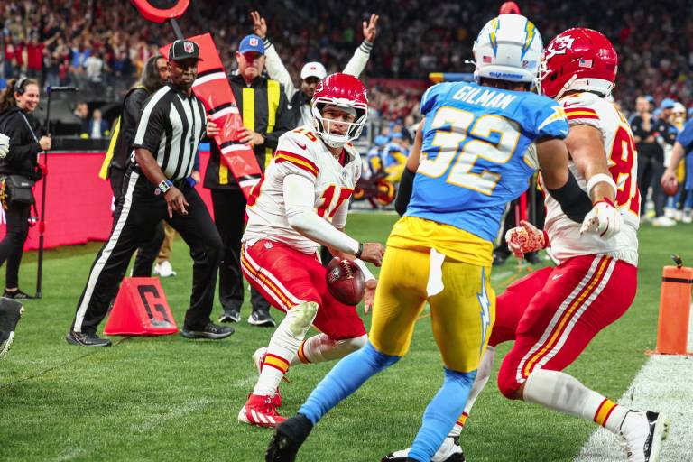 Chargers sorprenden a los Chiefs en Brasil y arrancan la temporada con victoria internacional