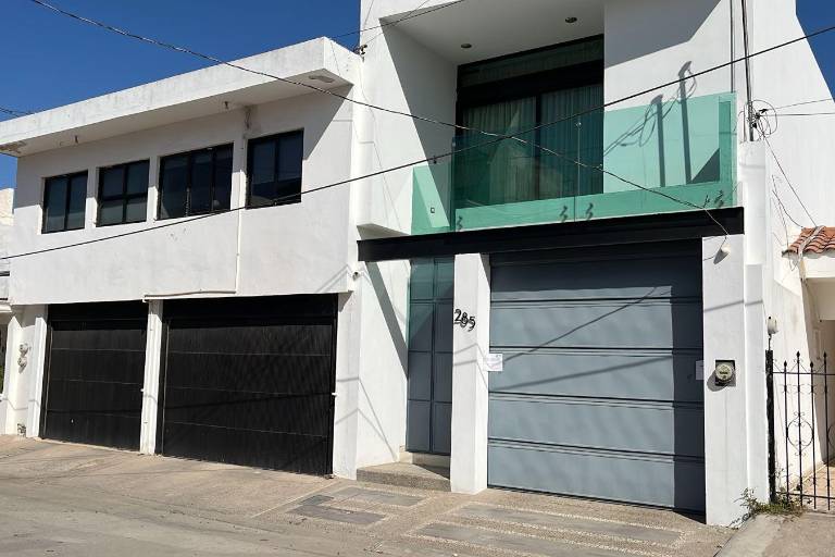 Aseguran dos viviendas cateadas en la colonia Tierra Blanca, en Culiacán; ambas están conectadas por un túnel