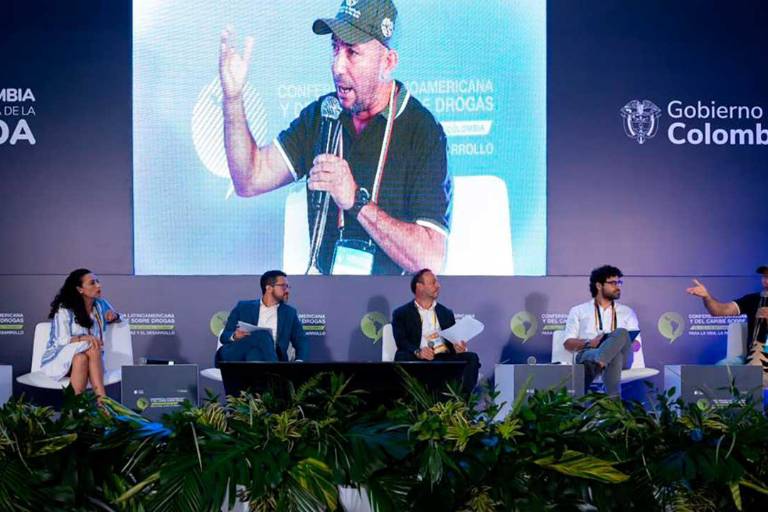 Dialogan en Colombia construcción de la nueva política global contra las drogas