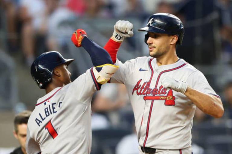 Sale y Albies lideran paliza de Bravos sobre Yanquis