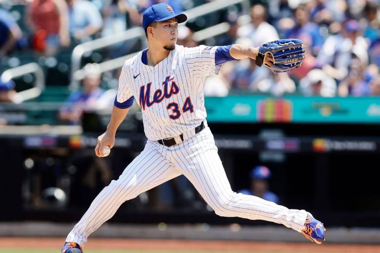 Senga se lesiona la corva al cubrir la primera base