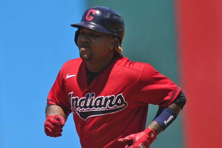 Indios completan barrida ante Orioles detrás de cuatro jonrones