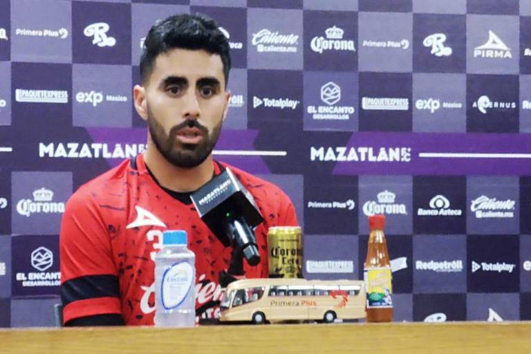 Néstor Vidrio advierte a Rayados: Vamos a jugar al tú por tú