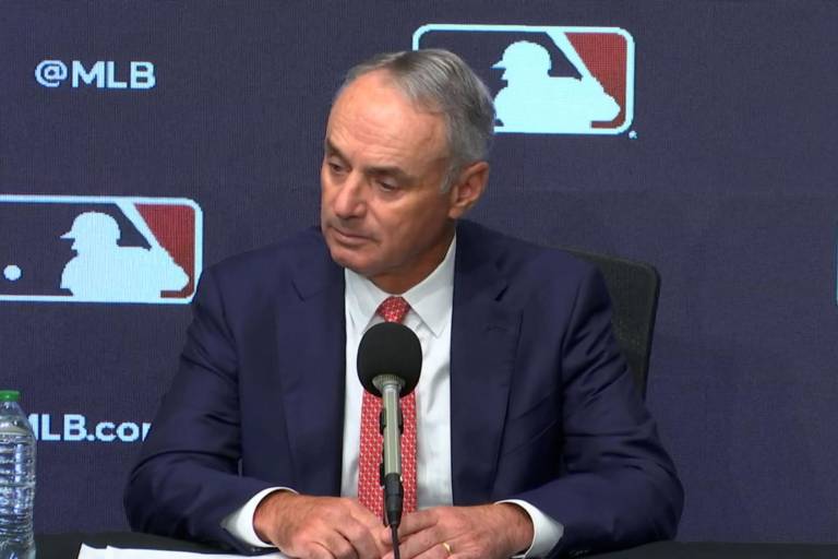 Comisionado de Grandes Ligas reitera deseo de lograr pacto con Asociación de Jugadores tras el cierre patronal