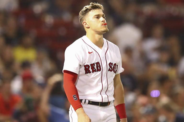 Medias Rojas inhabilita a Kiké Hernández por Covid-19