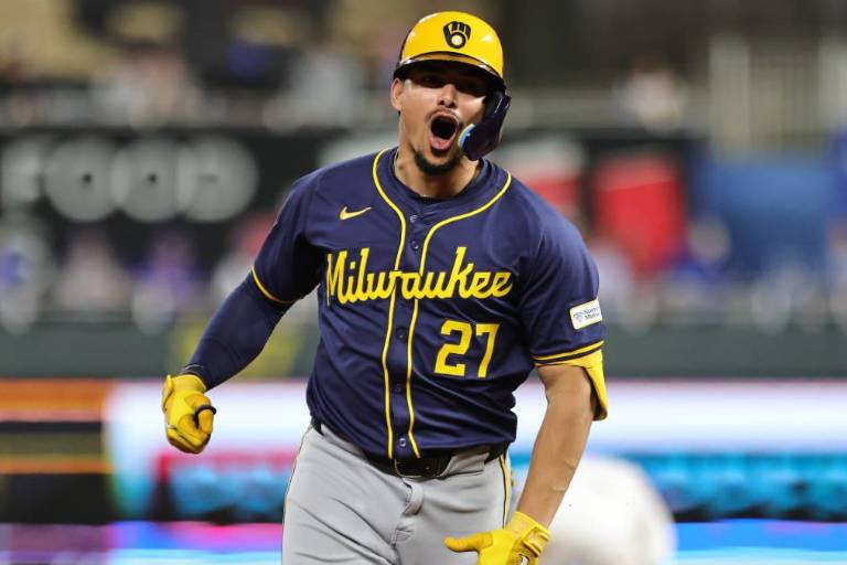 Jonrón de Adames en la novena define victoria de Cerveceros en Kansas City