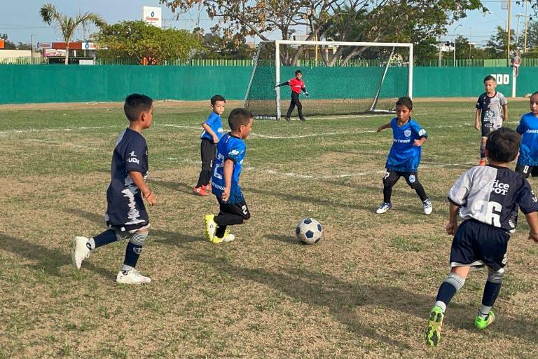 Pachuca impone su categoría en Torneo Interacademias