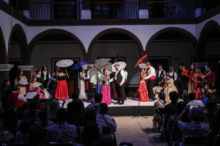 Disfrutan la zarzuela con el Coro de la Ópera de Sinaloa