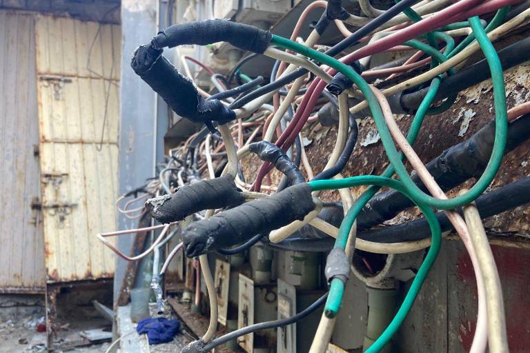 Mercados de Mazatlán operan con deficiencias de infraestructura y riesgos, denuncia regidor