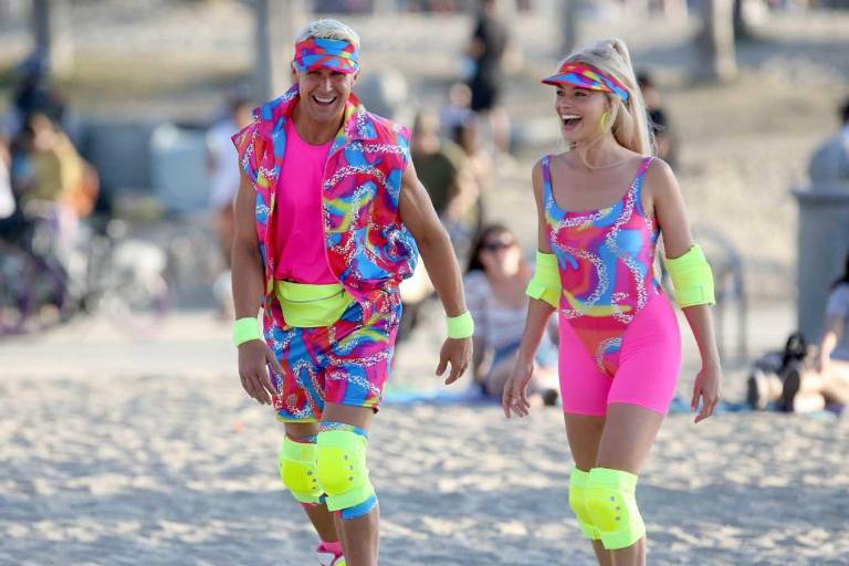 Revelan nuevas imágenes de Margot Robbie y Ryan Gosling como ‘Barbie’ y ‘Ken’