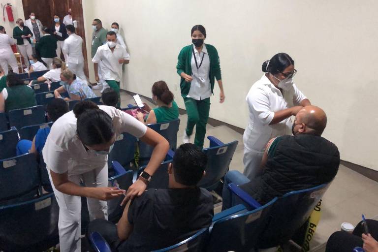 Aplicarán refuerzo contra el Covid a los de 40 a 59 años en Culiacán, Mazatlán y tres comunidades de Ahome, solo si la segunda dosis se la pusieron hace 6 meses