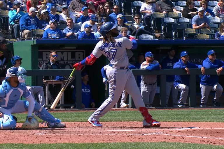 Gausman domina y Vlad Jr. la bota en victoria de Azulejos