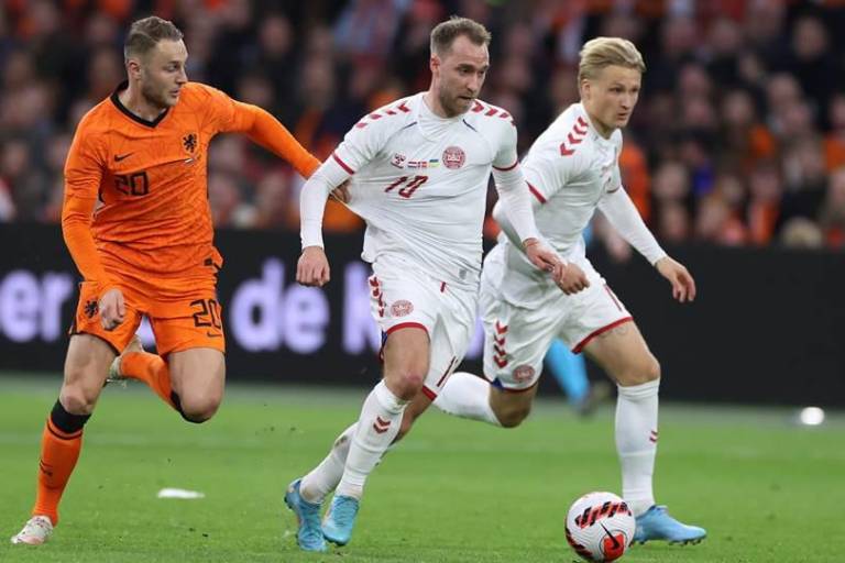 Tras el infarto, Christian Eriksen vuelve a jugar para Dinamarca y anota gol