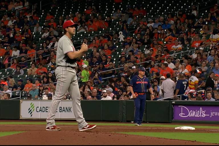 Aaron Nola abrirá el Juego 1 de la Serie Mundial por Filis