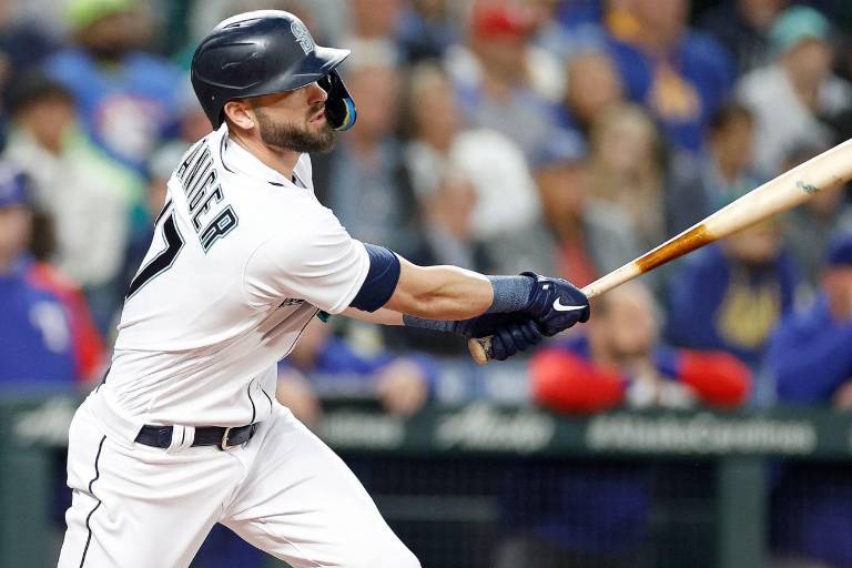 El jardinero Mitch Haniger firma por tres años con Gigantes