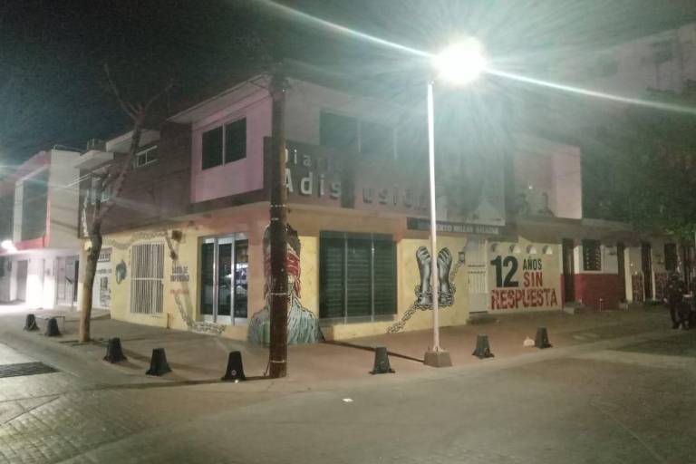 Hombres armados atacan el diario A Discusión en el Centro de Culiacán