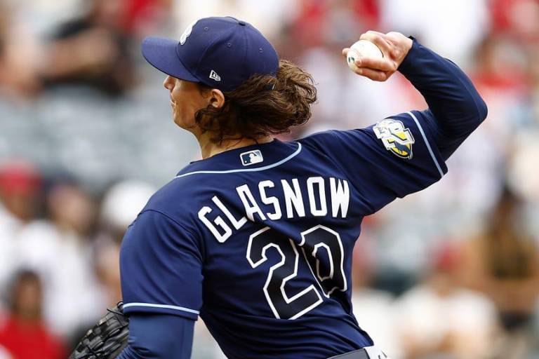 Dos equipos estarían interesados en Tyler Glasnow y Shane Bieber