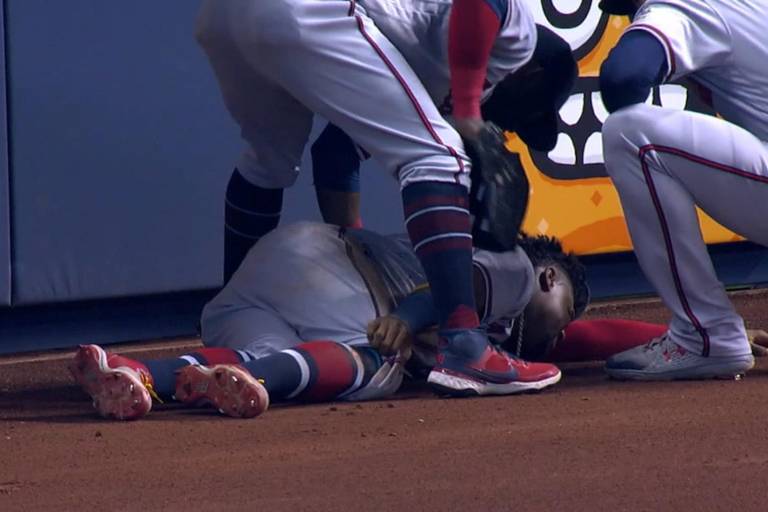 Acuña Jr. es operado de la rodilla derecha