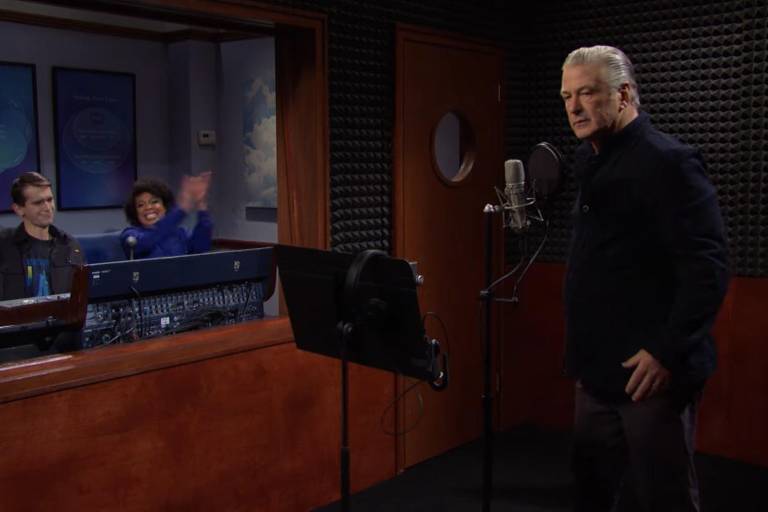 Aparece Alec Baldwin en ‘Saturday Night Live’