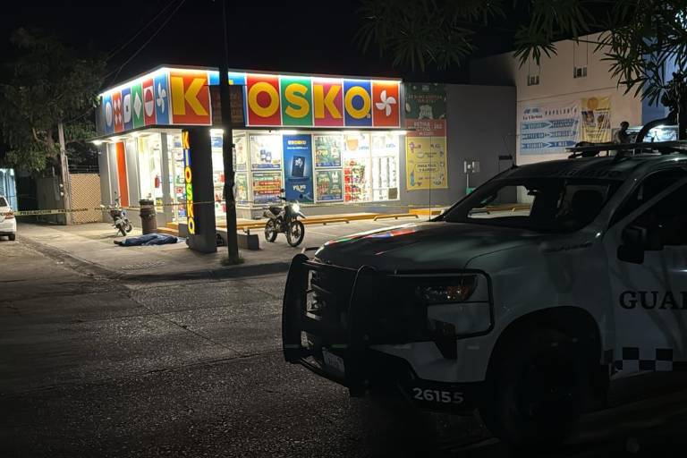Matan a un hombre y hieren a otro en tienda de conveniencia del sector Los Ángeles, en Culiacán